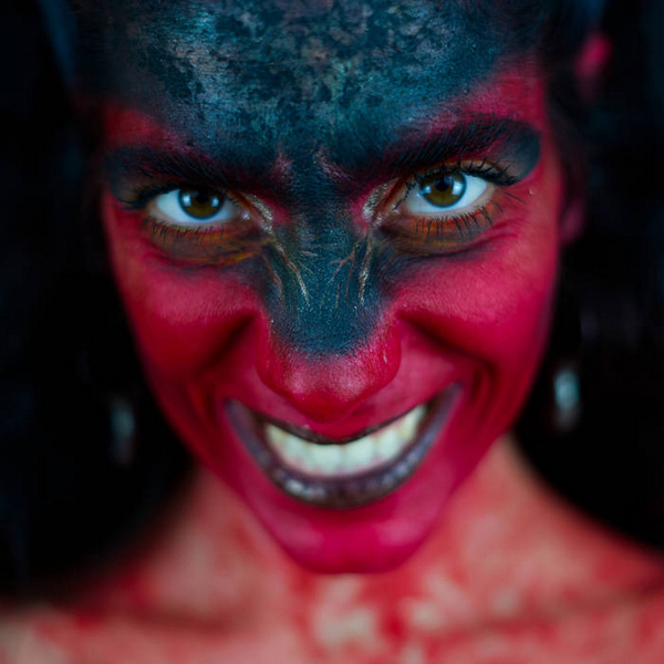 Dalila Kayros - Khthonie